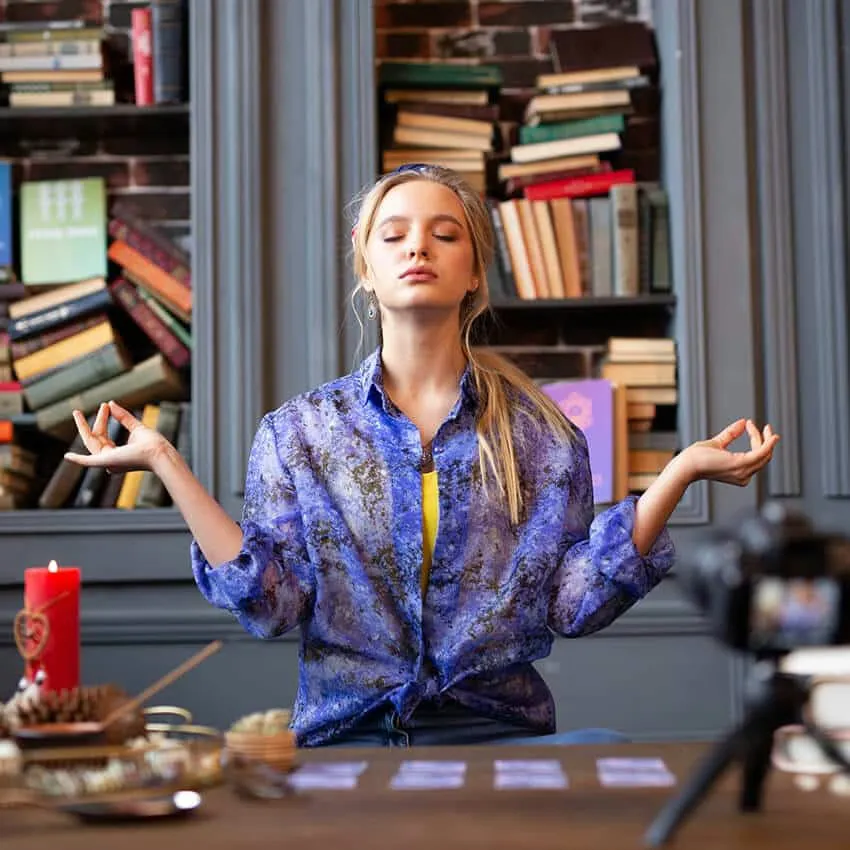 How to Use Tarot to Discover How Other People See You
