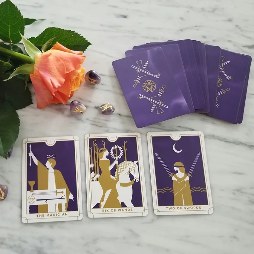 Biddy Answers: 5 Tarot Card Spreads for Everyday Life